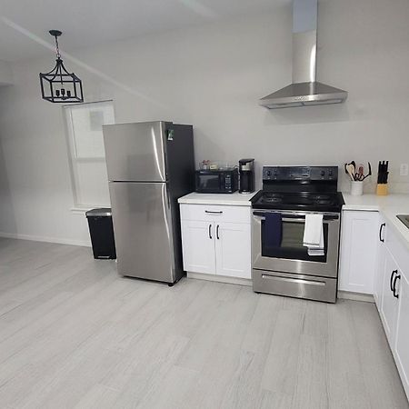 The House With The Blue Door. Apartment McAllen Luaran gambar